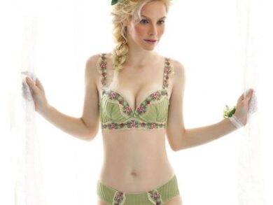 Floral Lace Seamless Embroidery Bra and Panty Set