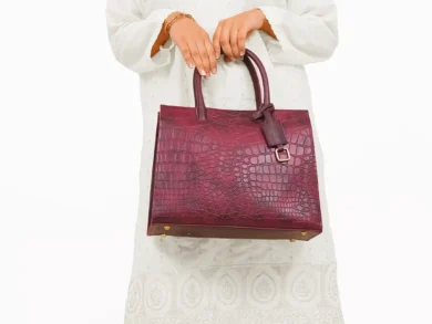 Burgundy-Crocodile-Vintage-Handbag-1-scaled-1.webp