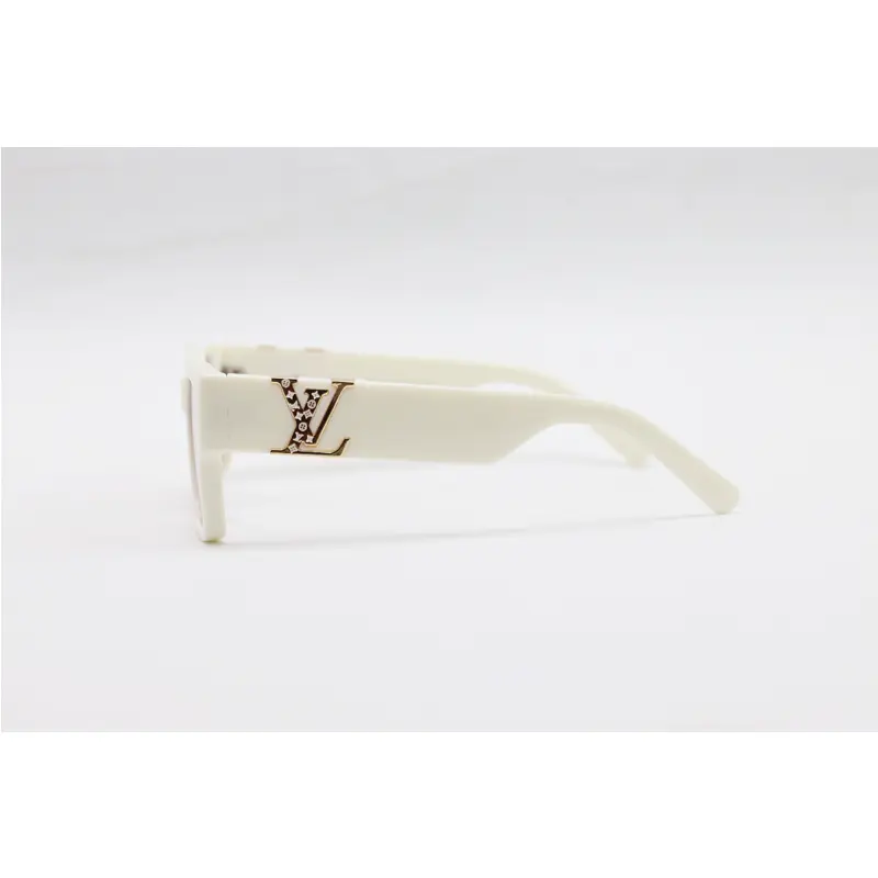 Louis-Vuitton-8433-Acetate-Rectangle-Sunglasses-2.webp Louis-Vuitton-8433-Acetate-Rectangle-Sunglasses-2.webp