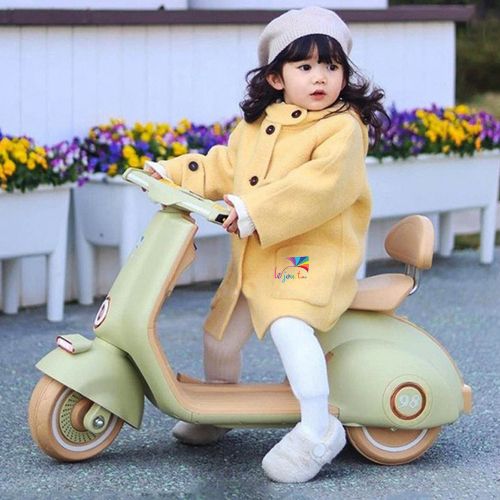 Dynamic Vespa Rechargeable Ride-On Bike Dynamic Vespa Rechargeable Ride-On Bike